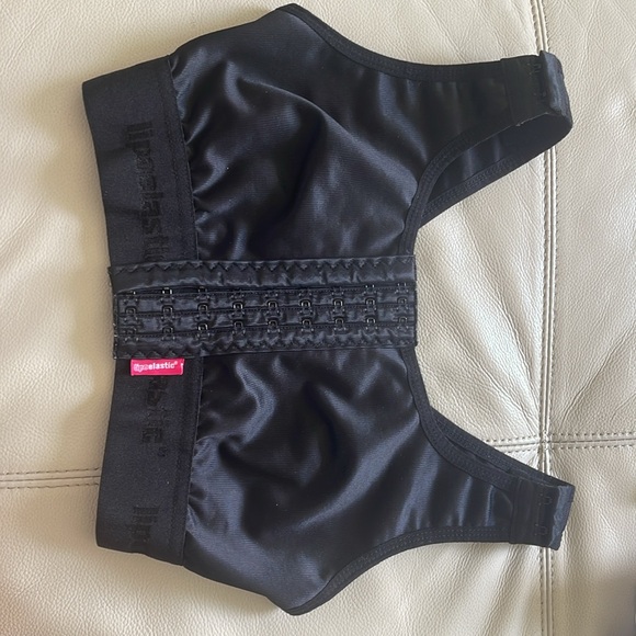 Lipoelastic surgical compression garment - Picture 6 of 7